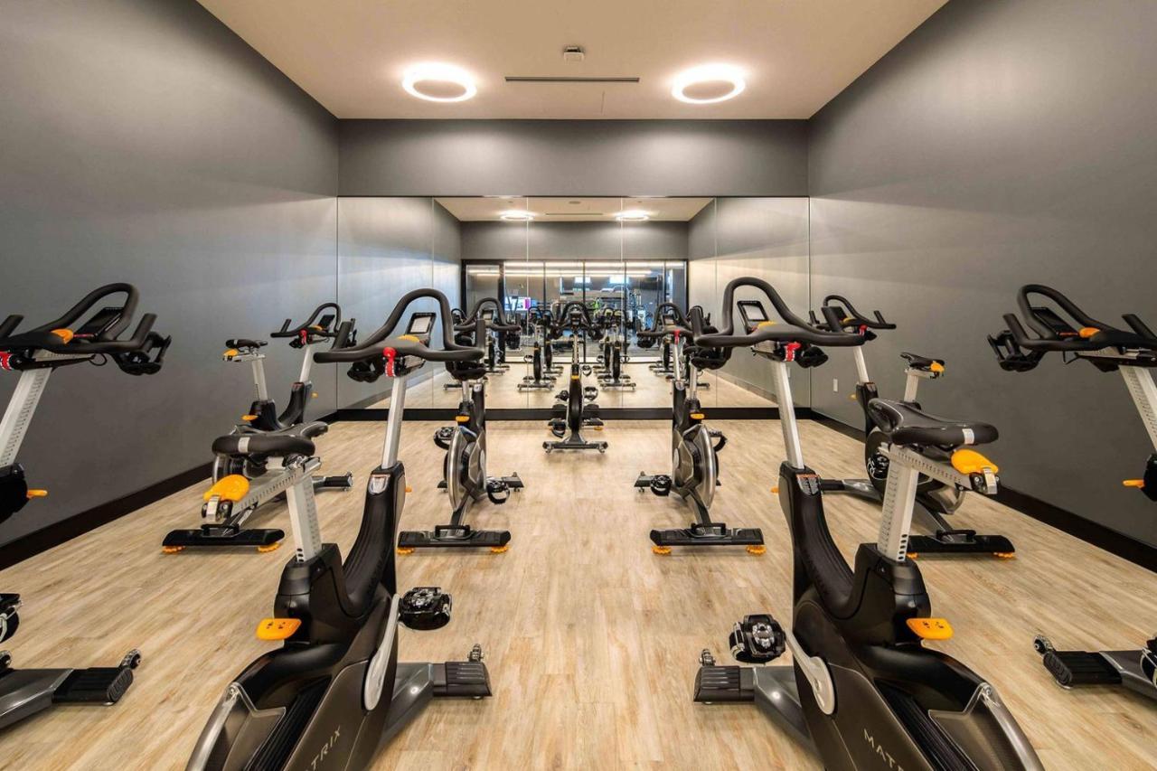 S Loop 1br W Pool Gym Spa Nr Grant Park Chi-744